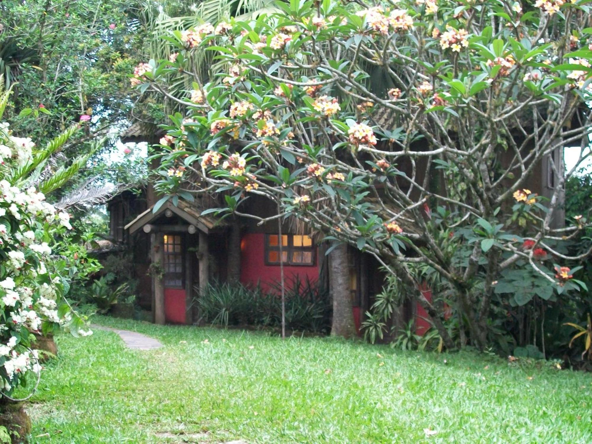 Regina Guest House Praia do Rosa Ruang foto