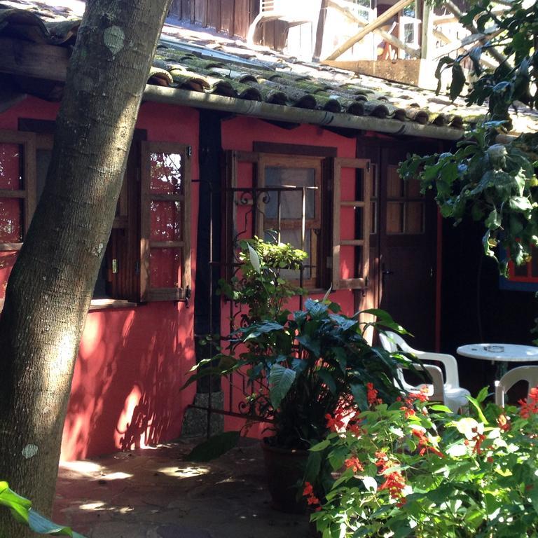 Regina Guest House Praia do Rosa Ruang foto